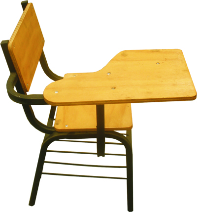 Pupitres y butacas fabricados por Loredo Muebles