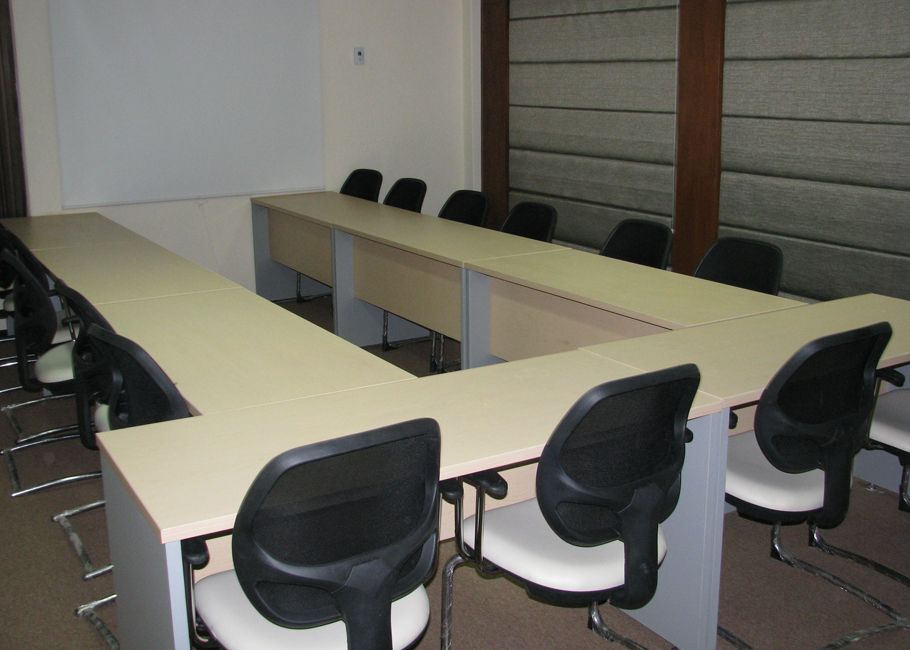 Sala de juntas amueblada por Loredo